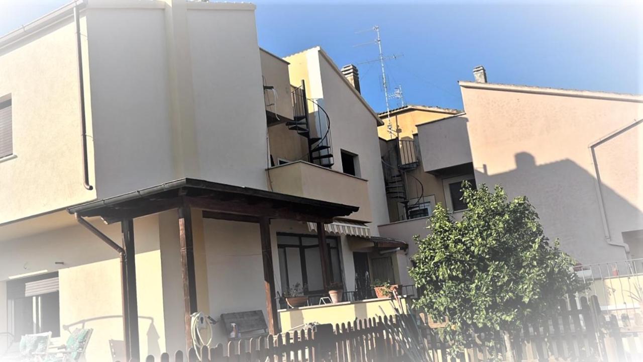 Appartamento Mileva House Civitavecchia Luaran gambar