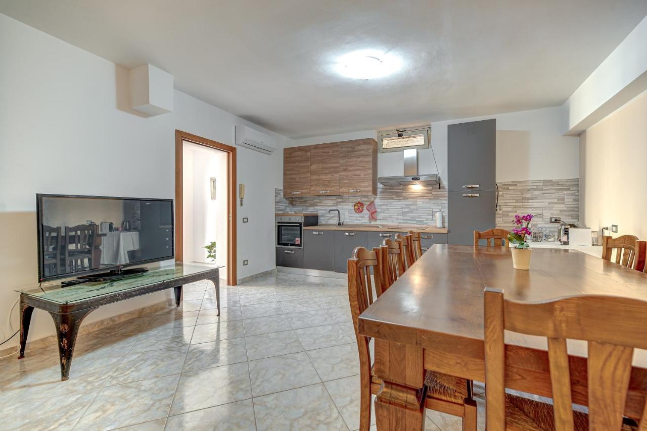 Appartamento Mileva House Civitavecchia Luaran gambar